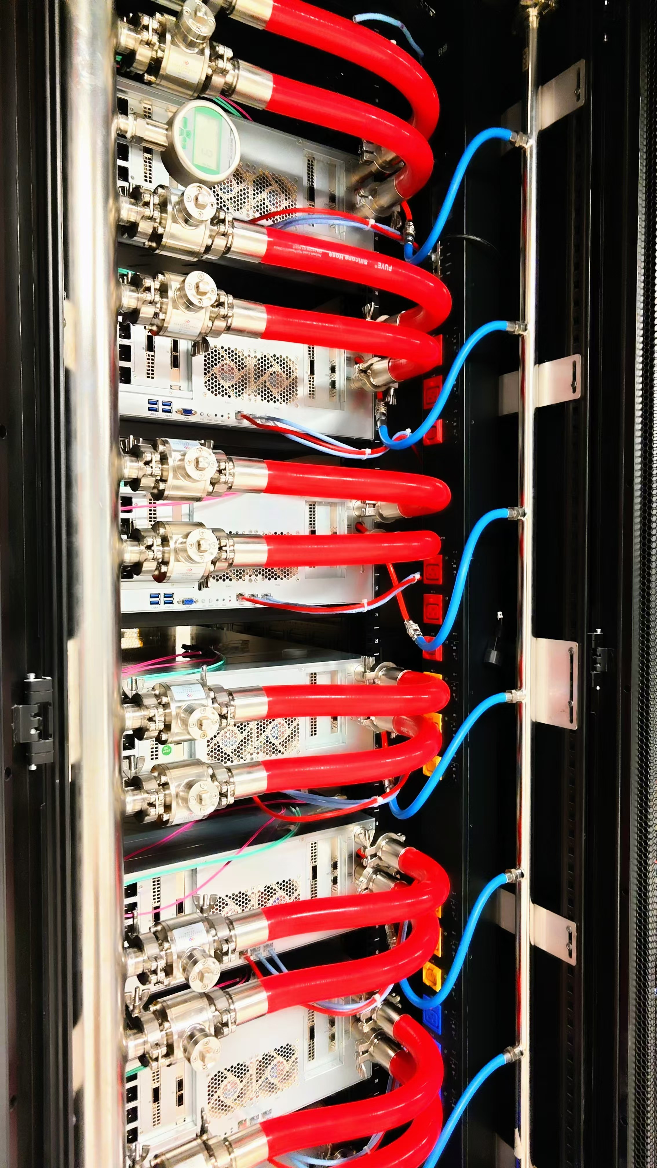 RK-01 液冷背板实拍